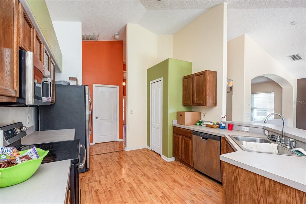 Activo con contrato: $299,900 (3 camas, 2 baños, 1655 Pies cuadrados)