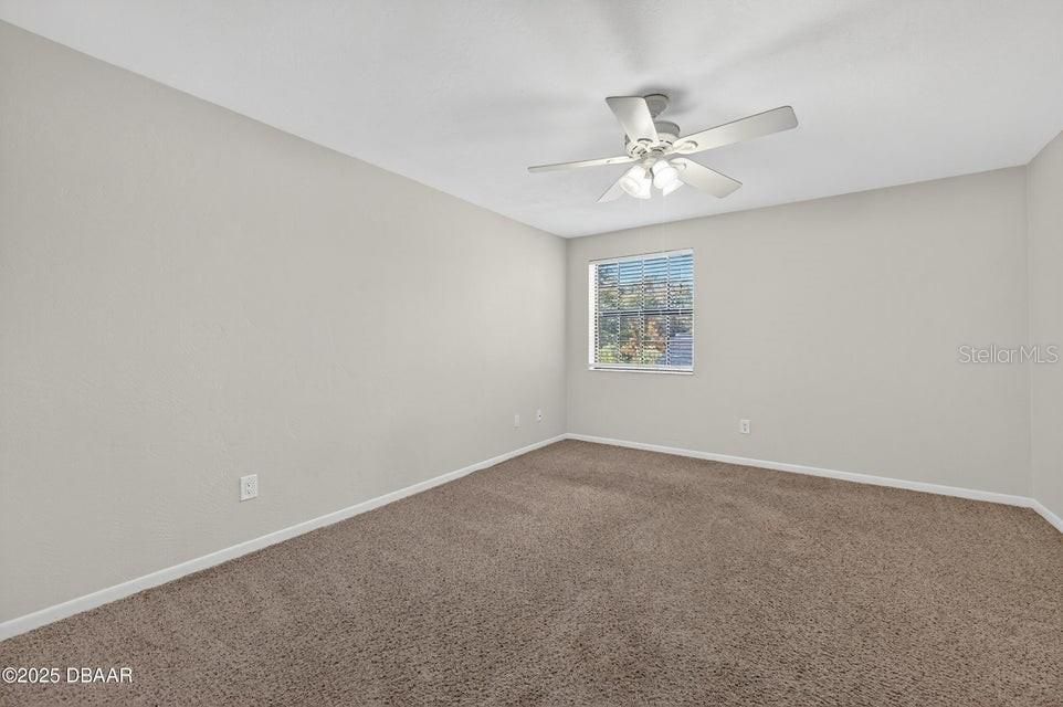 待售: $265,000 (3 贝兹, 2 浴室, 2132 平方英尺)