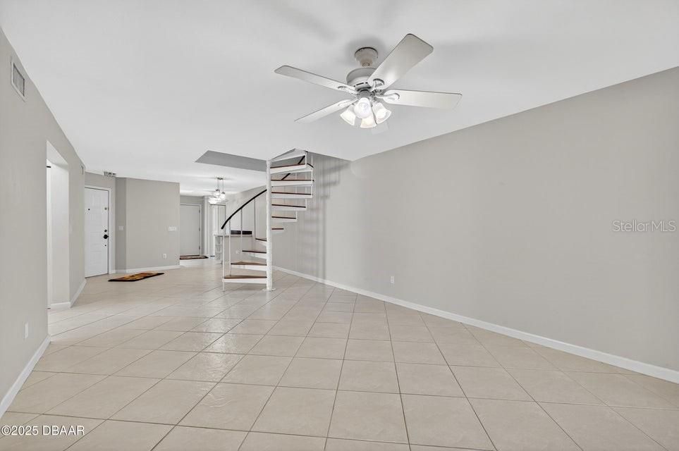 待售: $265,000 (3 贝兹, 2 浴室, 2132 平方英尺)