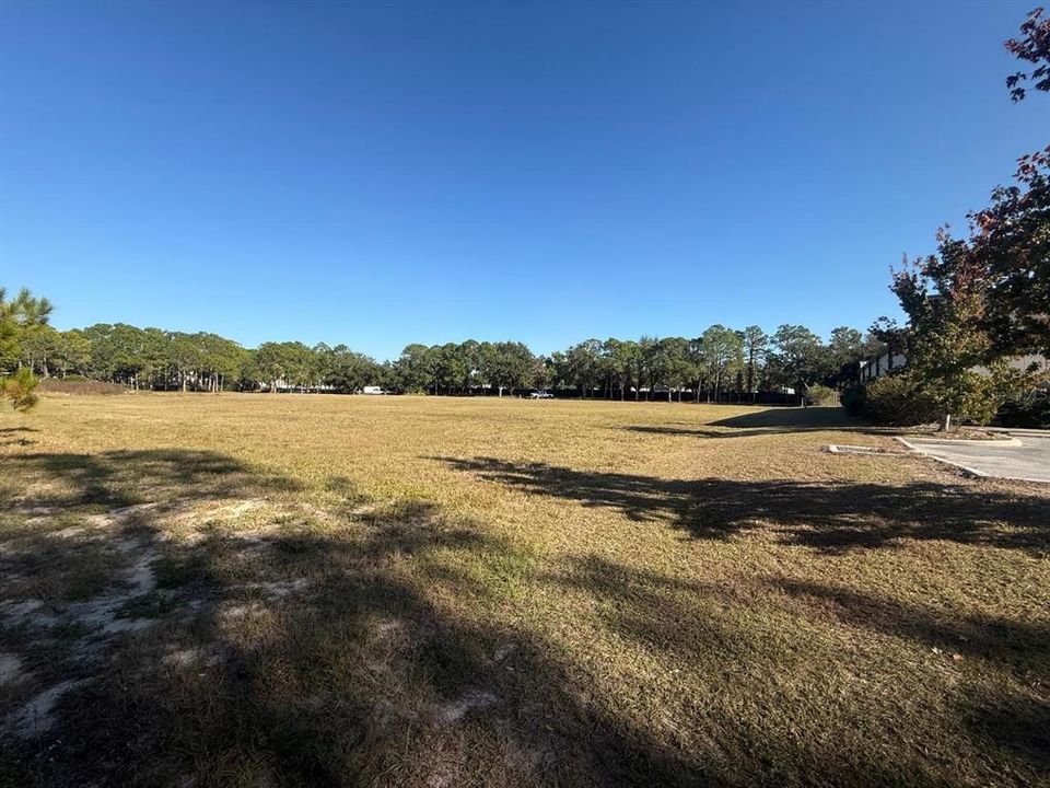 En Venta: $999,000 (1.55 acres)