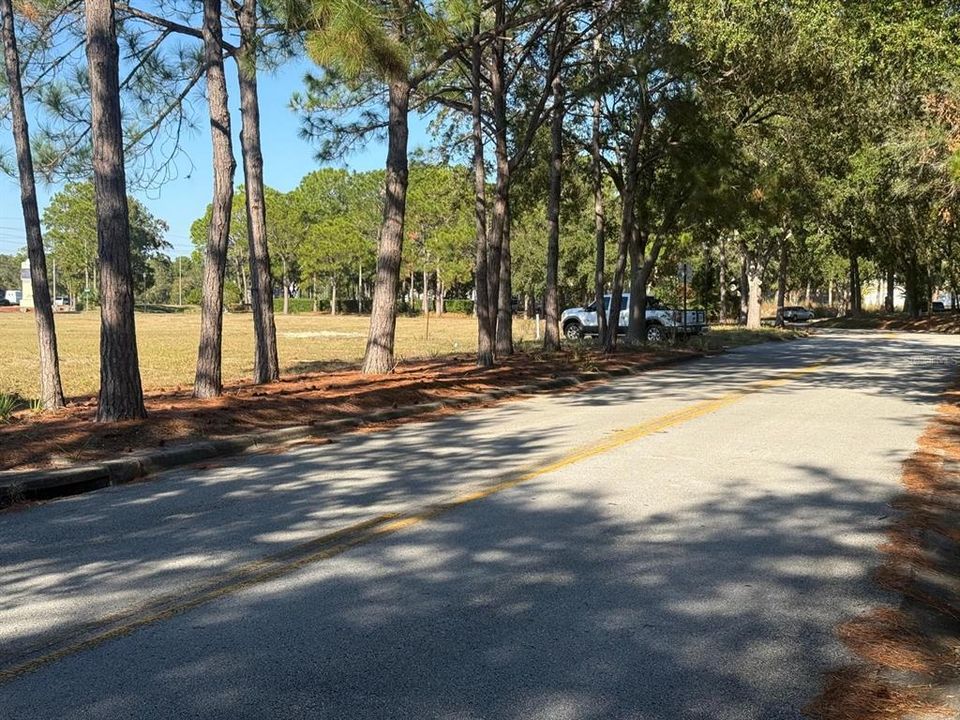 En Venta: $999,000 (1.55 acres)