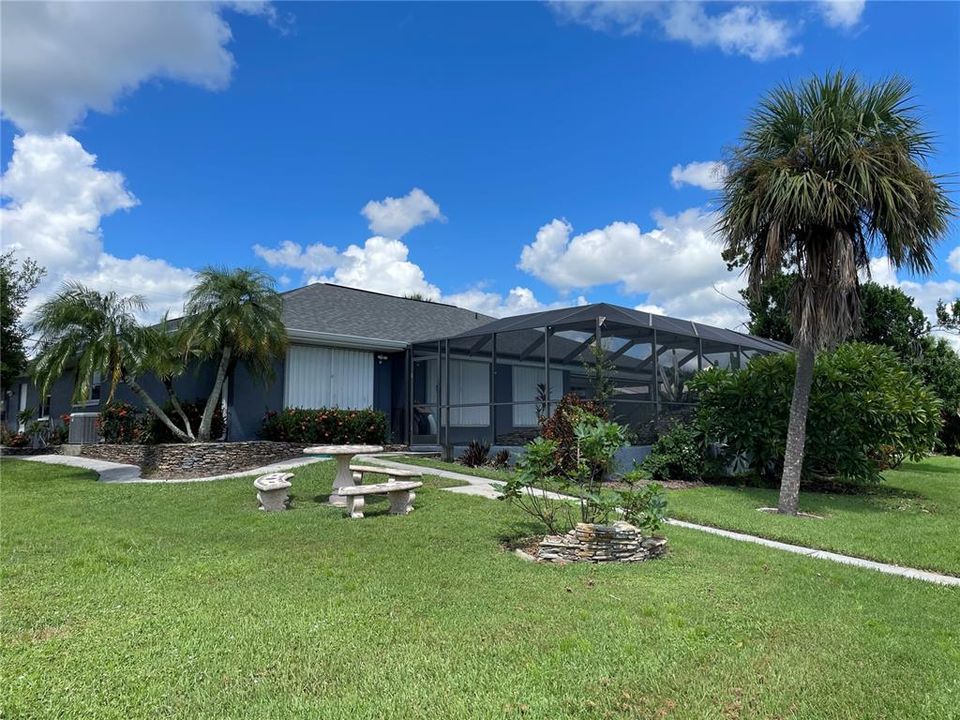 For Sale: $575,000 (3 beds, 2 baths, 1889 Square Feet)