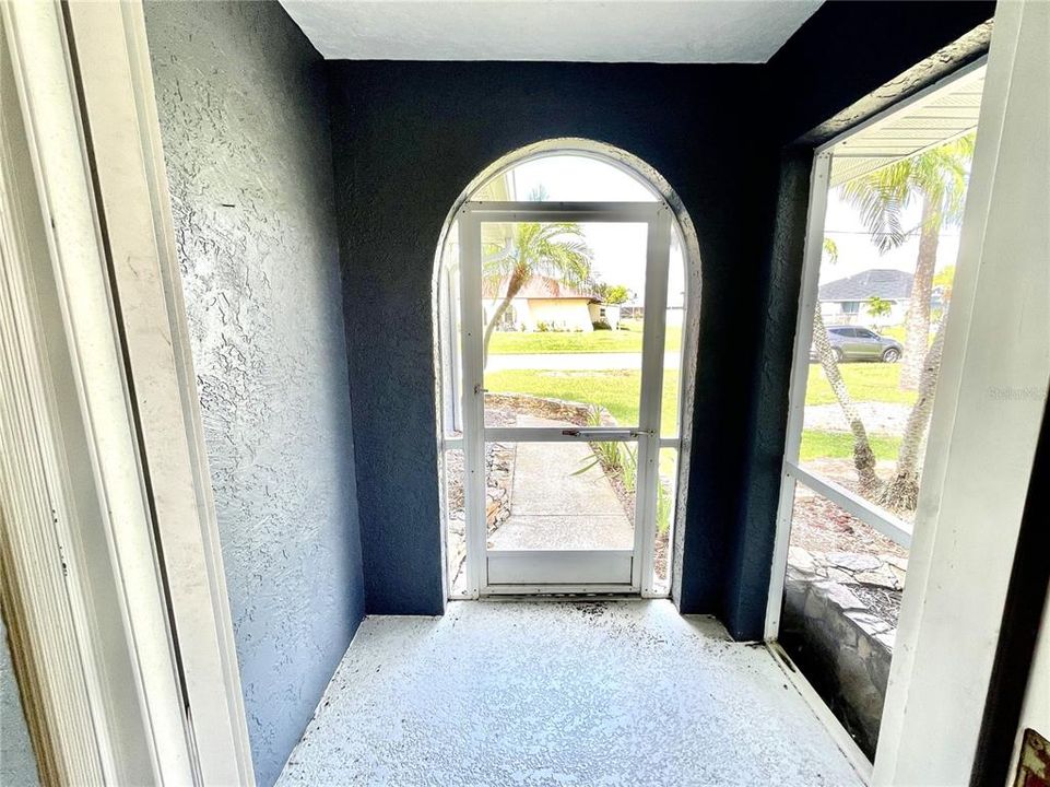 For Sale: $575,000 (3 beds, 2 baths, 1889 Square Feet)