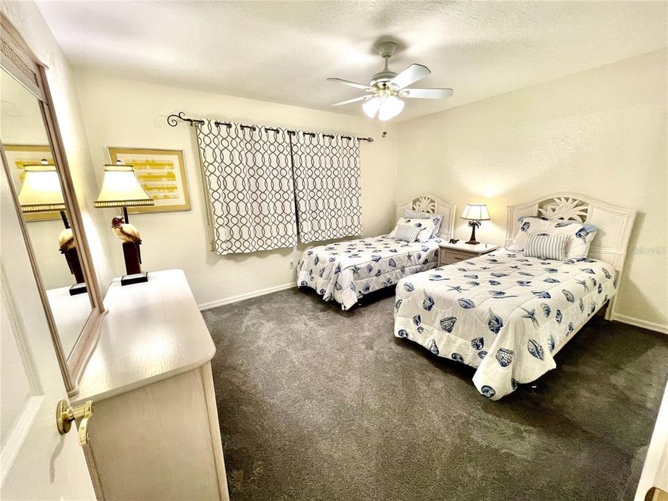 For Sale: $575,000 (3 beds, 2 baths, 1889 Square Feet)