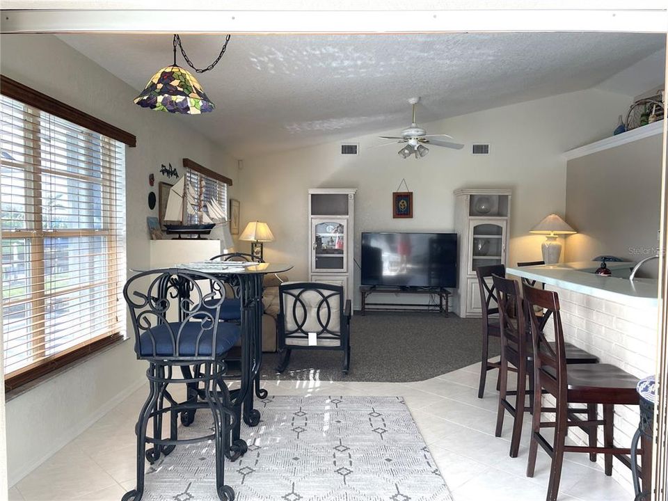 For Sale: $575,000 (3 beds, 2 baths, 1889 Square Feet)