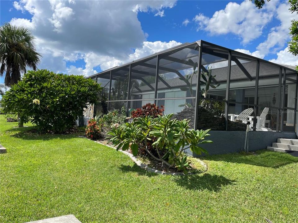 For Sale: $575,000 (3 beds, 2 baths, 1889 Square Feet)