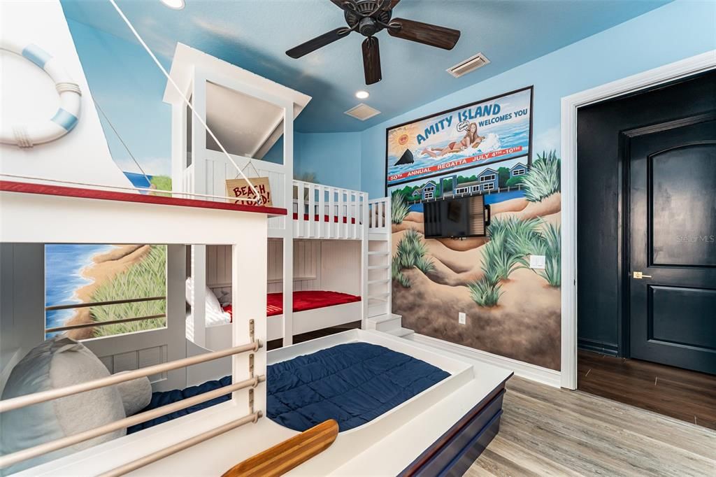 На продажу: $1,350,000 (5 спален, 4 ванн, 3355 Квадратных фут)