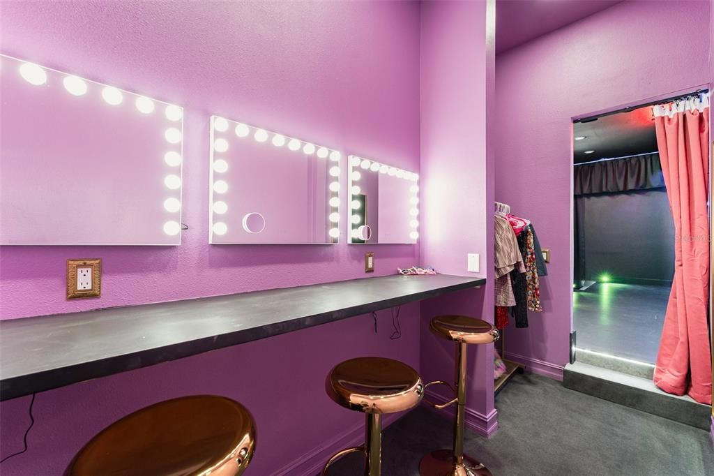 На продажу: $1,350,000 (5 спален, 4 ванн, 3355 Квадратных фут)