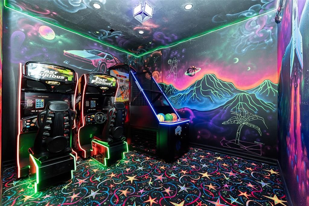 На продажу: $1,350,000 (5 спален, 4 ванн, 3355 Квадратных фут)