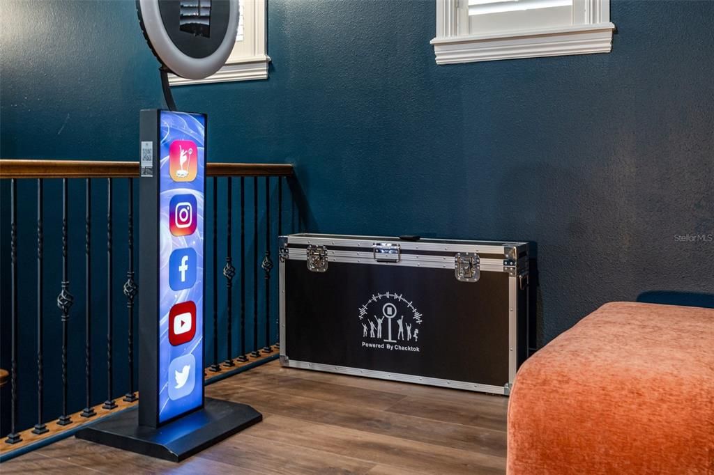 На продажу: $1,350,000 (5 спален, 4 ванн, 3355 Квадратных фут)