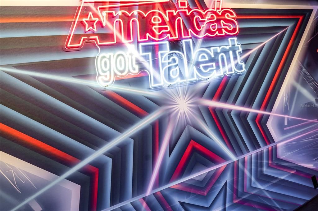 На продажу: $1,350,000 (5 спален, 4 ванн, 3355 Квадратных фут)