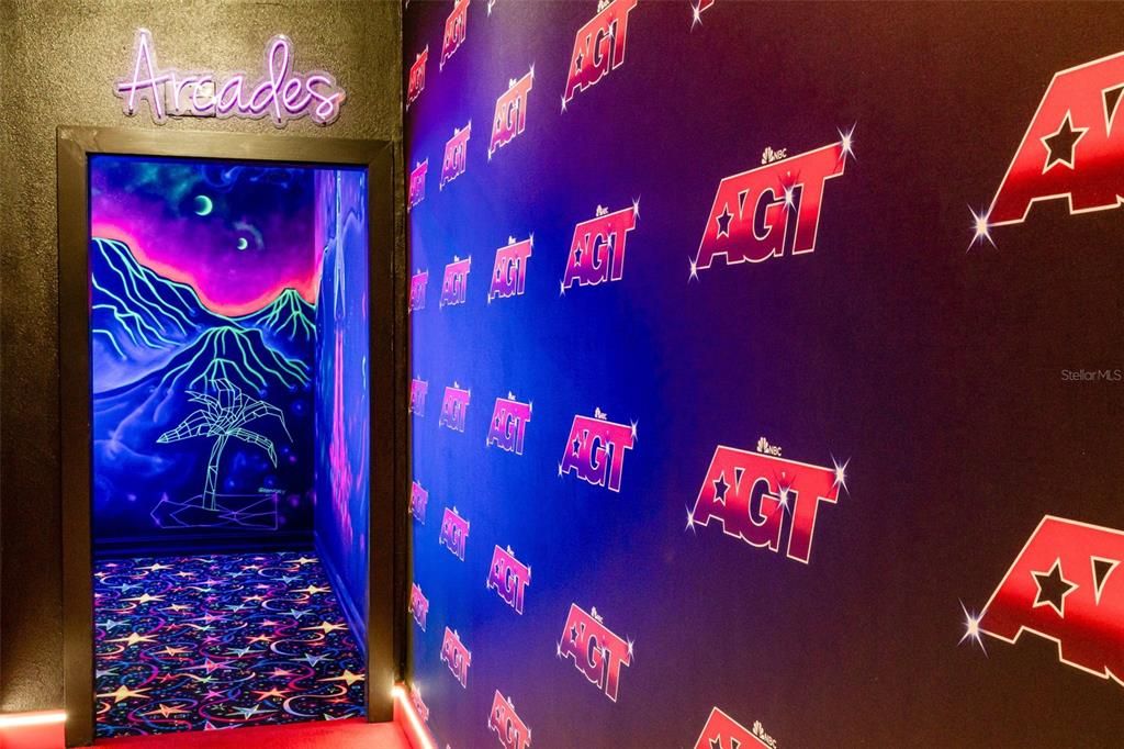 На продажу: $1,350,000 (5 спален, 4 ванн, 3355 Квадратных фут)