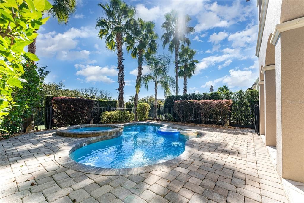 На продажу: $1,350,000 (5 спален, 4 ванн, 3355 Квадратных фут)