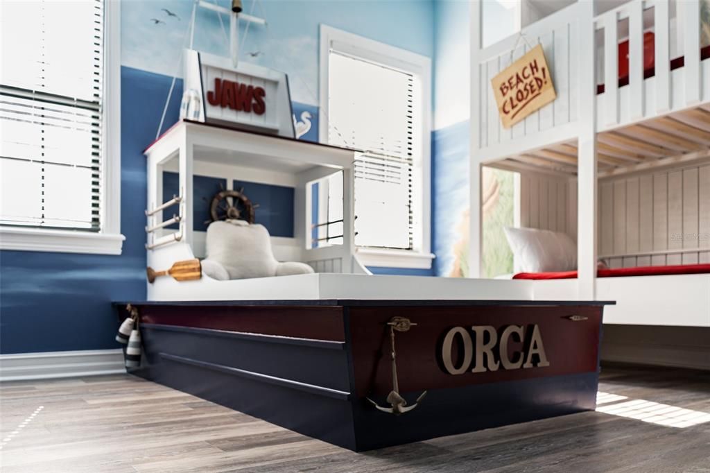 На продажу: $1,350,000 (5 спален, 4 ванн, 3355 Квадратных фут)