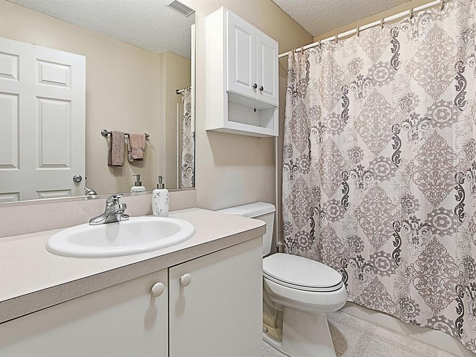 Под контрактом: $229,000 (2 спален, 2 ванн, 1156 Квадратных фут)