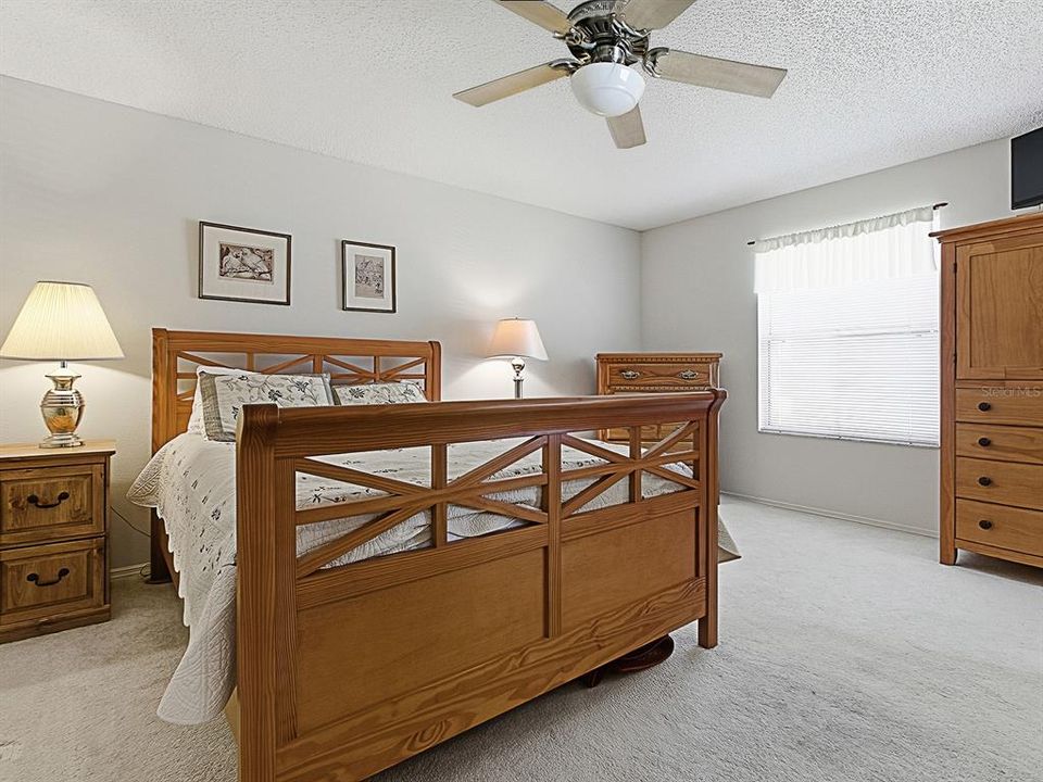 Под контрактом: $229,000 (2 спален, 2 ванн, 1156 Квадратных фут)