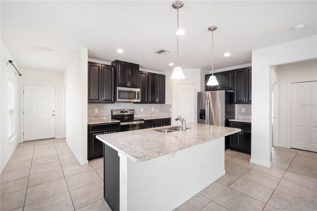 For Rent: $2,195 (3 beds, 2 baths, 1509 Square Feet)