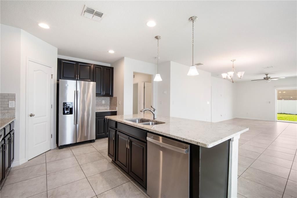 For Rent: $2,195 (3 beds, 2 baths, 1509 Square Feet)