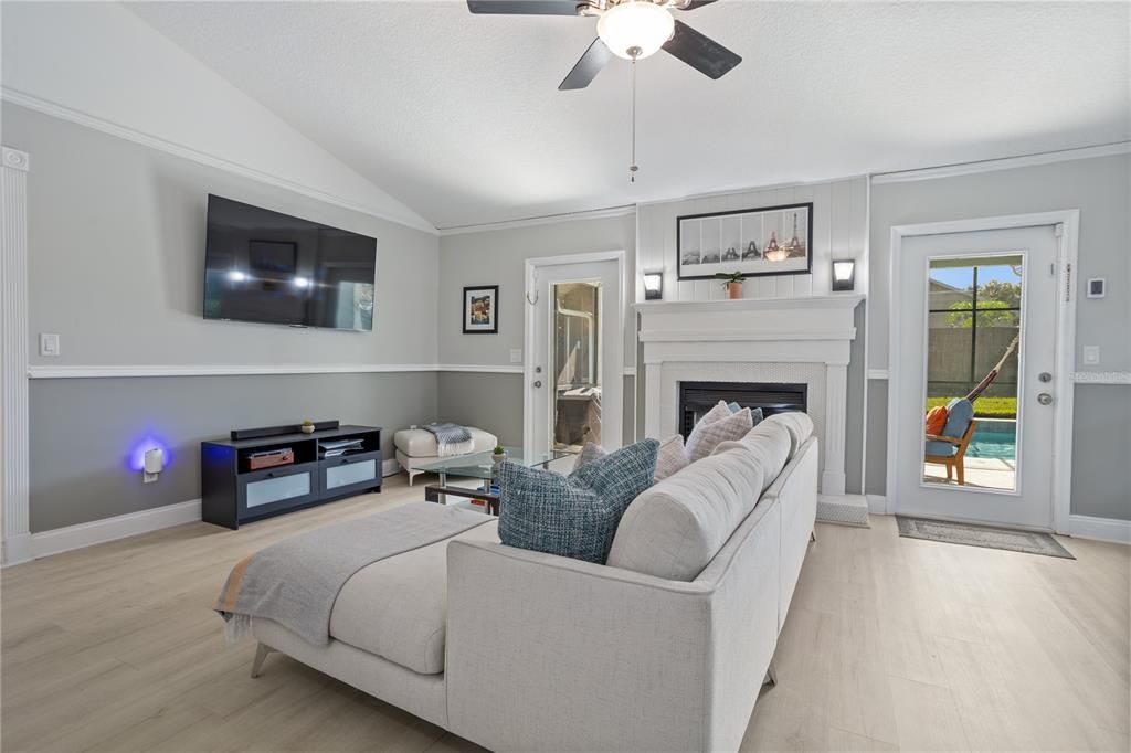 For Sale: $425,000 (3 beds, 2 baths, 1397 Square Feet)