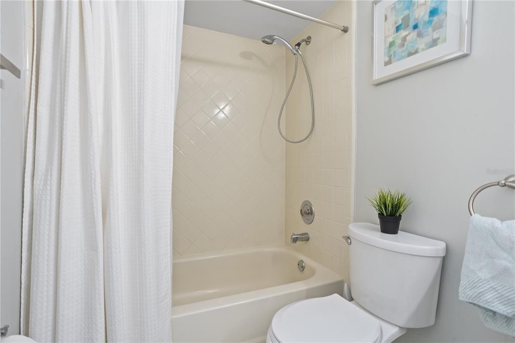 For Sale: $425,000 (3 beds, 2 baths, 1397 Square Feet)