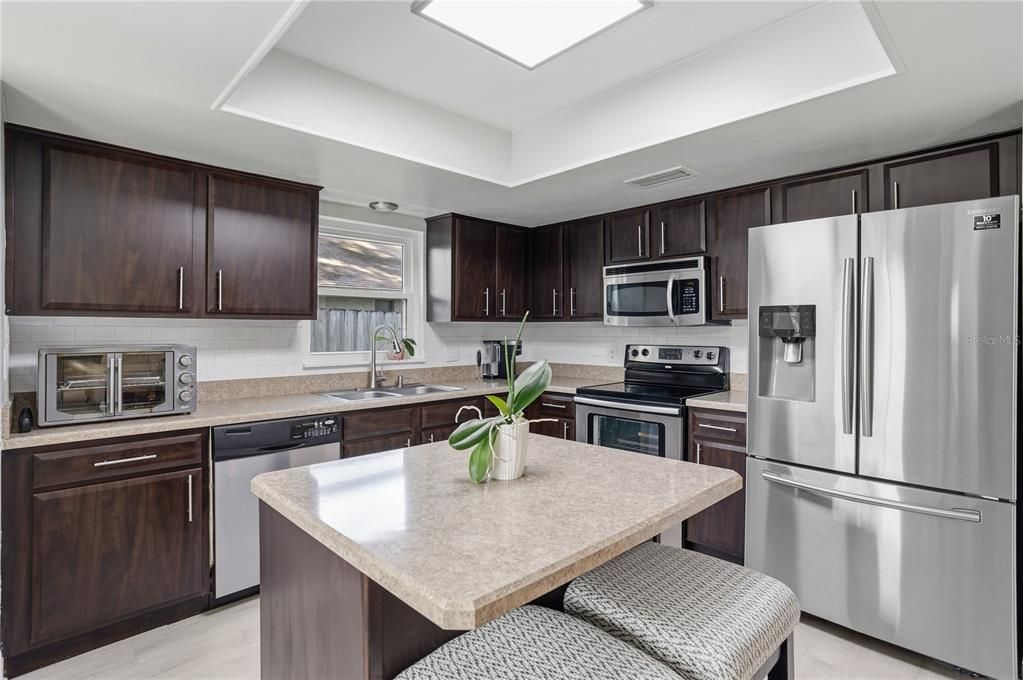 For Sale: $425,000 (3 beds, 2 baths, 1397 Square Feet)