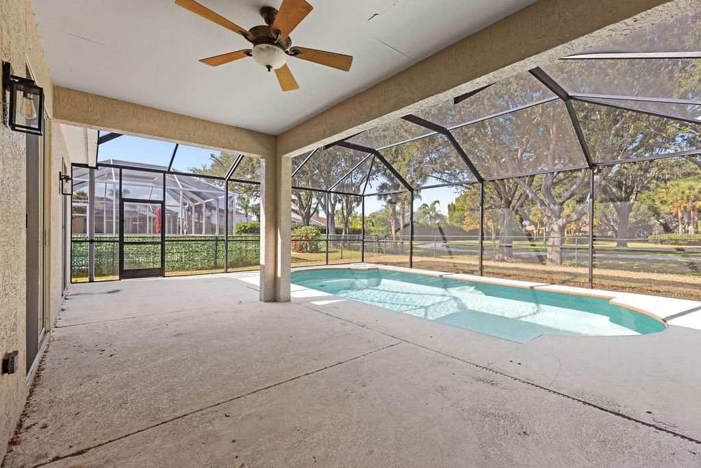 На продажу: $479,999 (3 спален, 2 ванн, 1824 Квадратных фут)