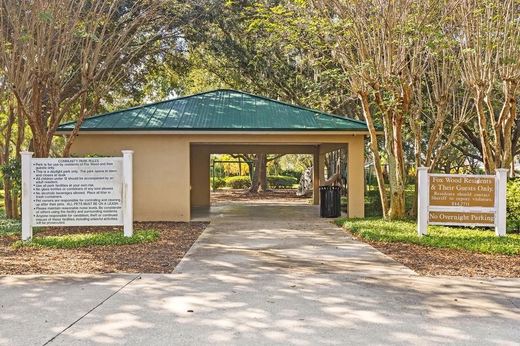 На продажу: $479,999 (3 спален, 2 ванн, 1824 Квадратных фут)