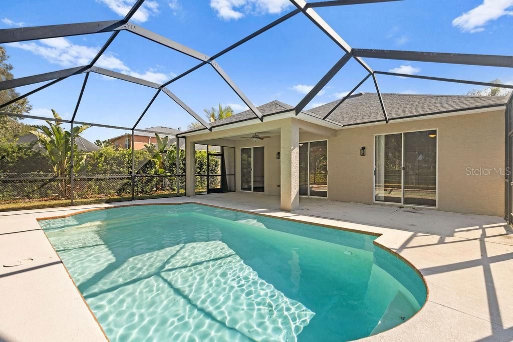 На продажу: $479,999 (3 спален, 2 ванн, 1824 Квадратных фут)