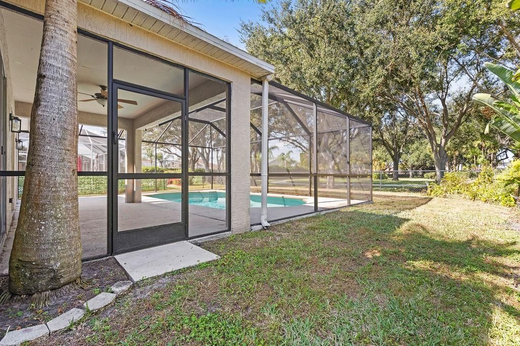 На продажу: $479,999 (3 спален, 2 ванн, 1824 Квадратных фут)