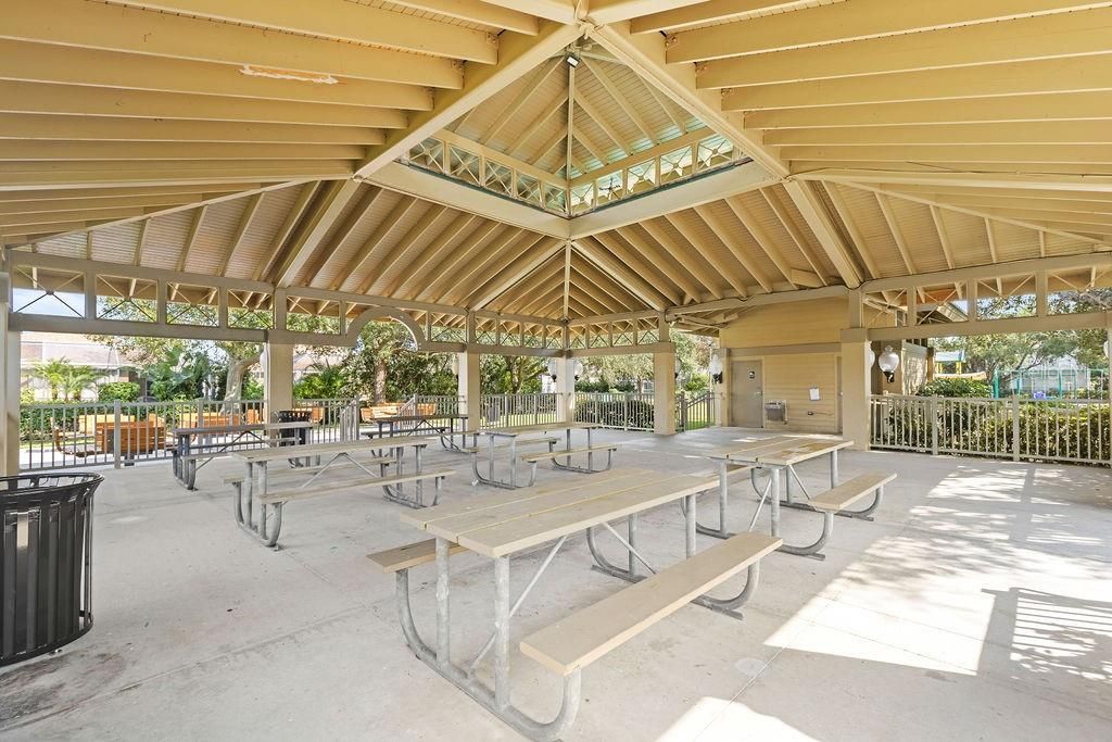 На продажу: $479,999 (3 спален, 2 ванн, 1824 Квадратных фут)