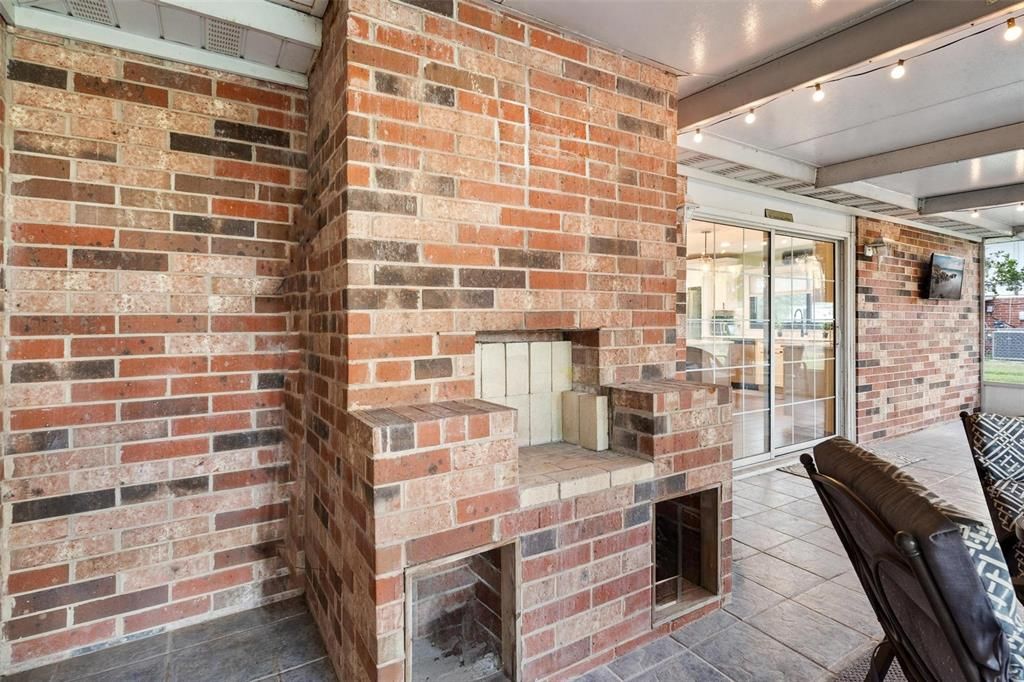 合同活跃: $499,000 (4 贝兹, 2 浴室, 2167 平方英尺)