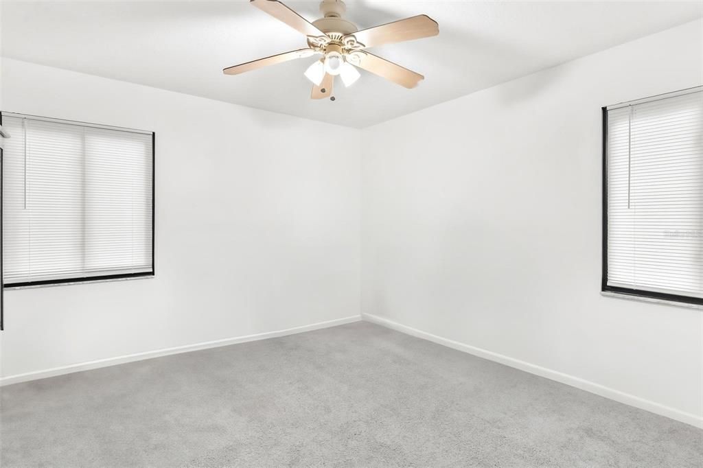 合同活跃: $499,000 (4 贝兹, 2 浴室, 2167 平方英尺)