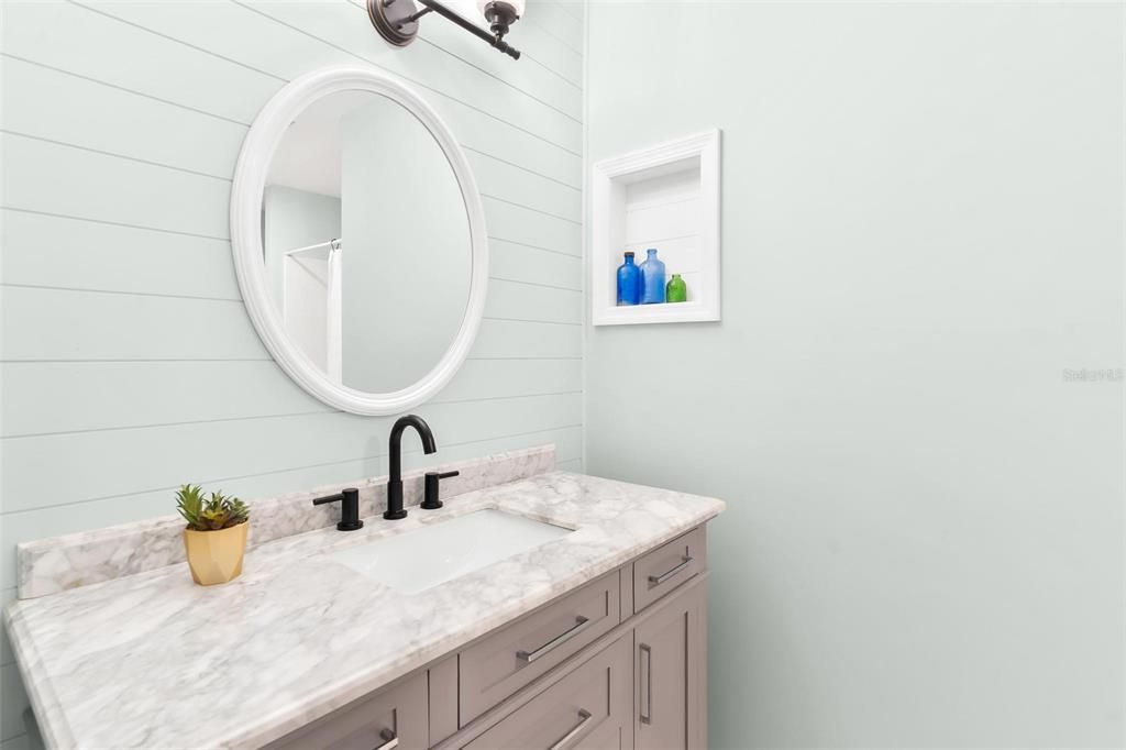 合同活跃: $499,000 (4 贝兹, 2 浴室, 2167 平方英尺)