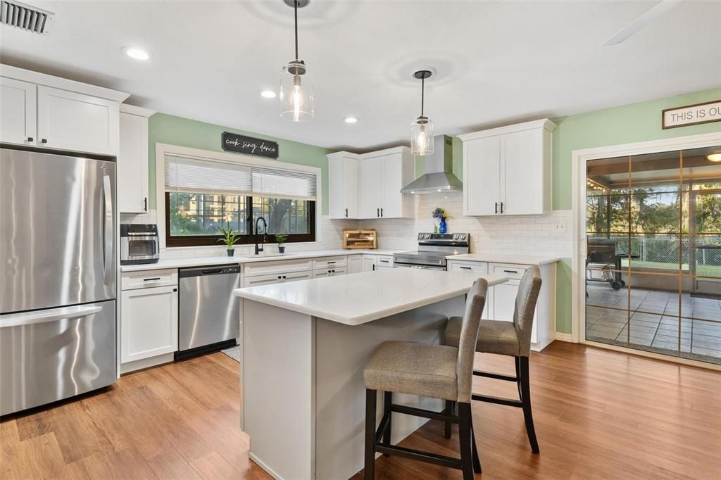 合同活跃: $499,000 (4 贝兹, 2 浴室, 2167 平方英尺)