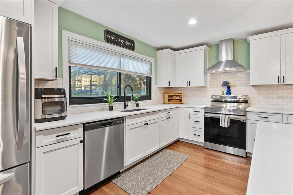 合同活跃: $499,000 (4 贝兹, 2 浴室, 2167 平方英尺)