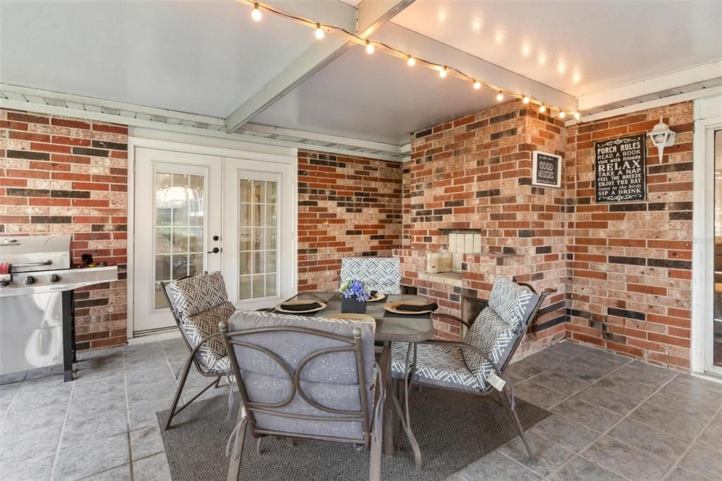 合同活跃: $499,000 (4 贝兹, 2 浴室, 2167 平方英尺)