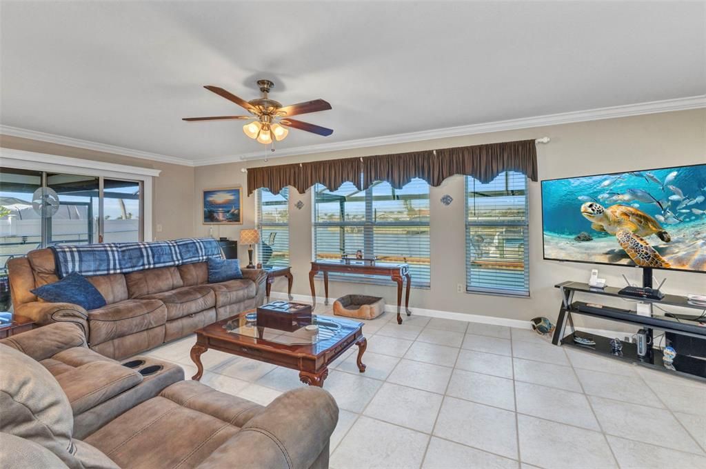 For Sale: $474,900 (3 beds, 2 baths, 1574 Square Feet)