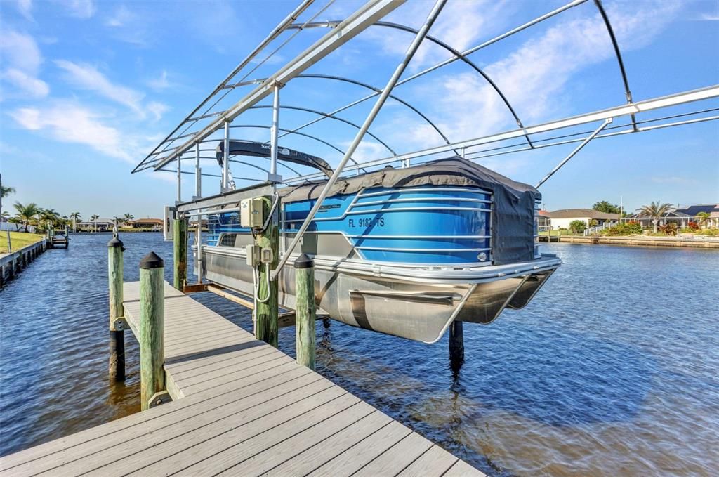 For Sale: $474,900 (3 beds, 2 baths, 1574 Square Feet)