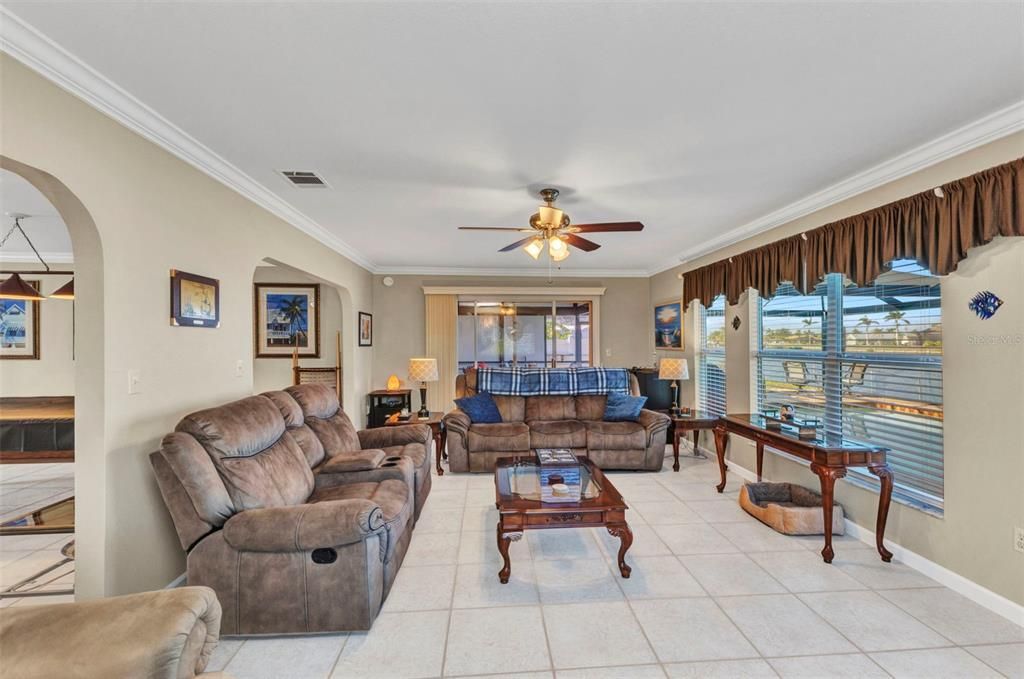 For Sale: $474,900 (3 beds, 2 baths, 1574 Square Feet)