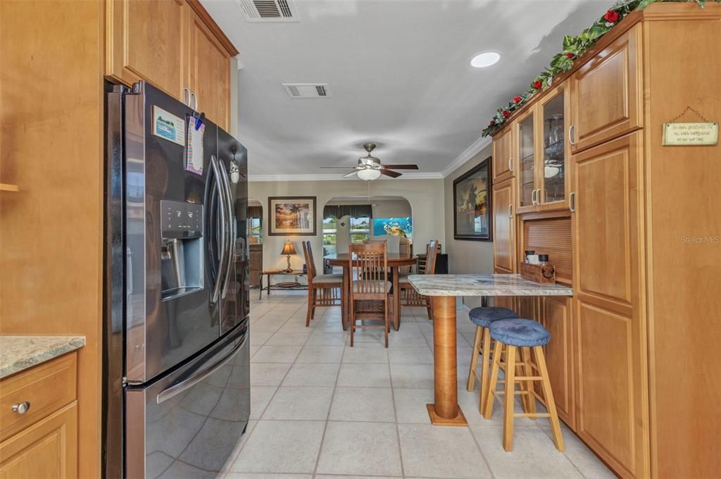 For Sale: $474,900 (3 beds, 2 baths, 1574 Square Feet)