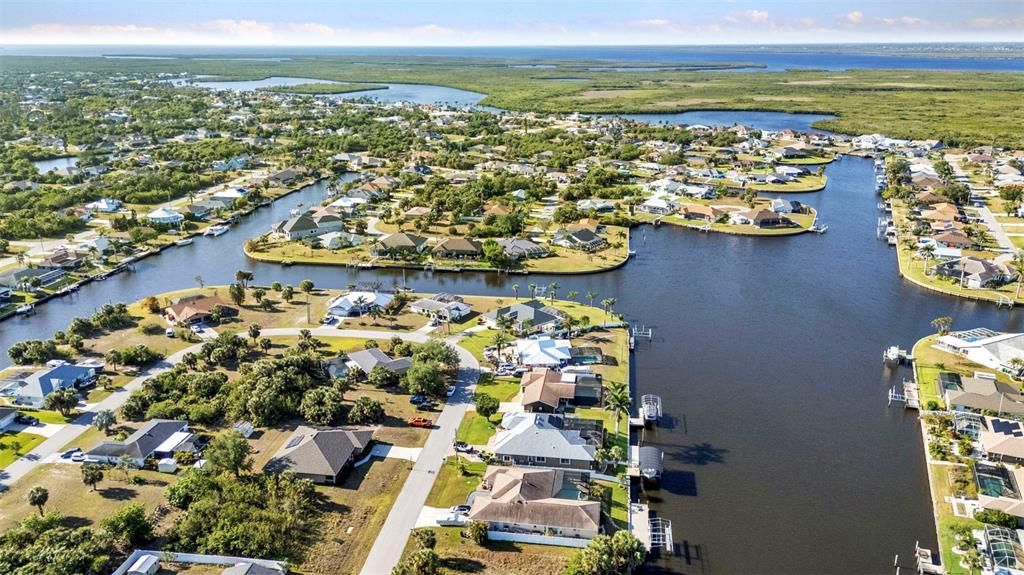 For Sale: $474,900 (3 beds, 2 baths, 1574 Square Feet)