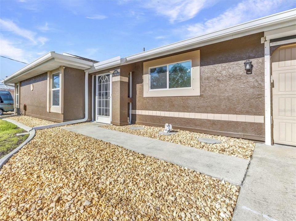 For Sale: $474,900 (3 beds, 2 baths, 1574 Square Feet)