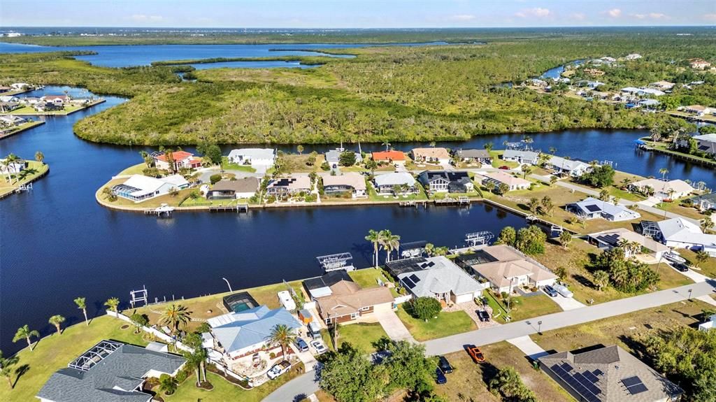 For Sale: $474,900 (3 beds, 2 baths, 1574 Square Feet)