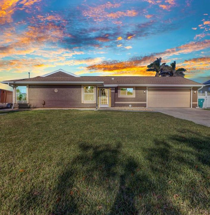 For Sale: $474,900 (3 beds, 2 baths, 1574 Square Feet)