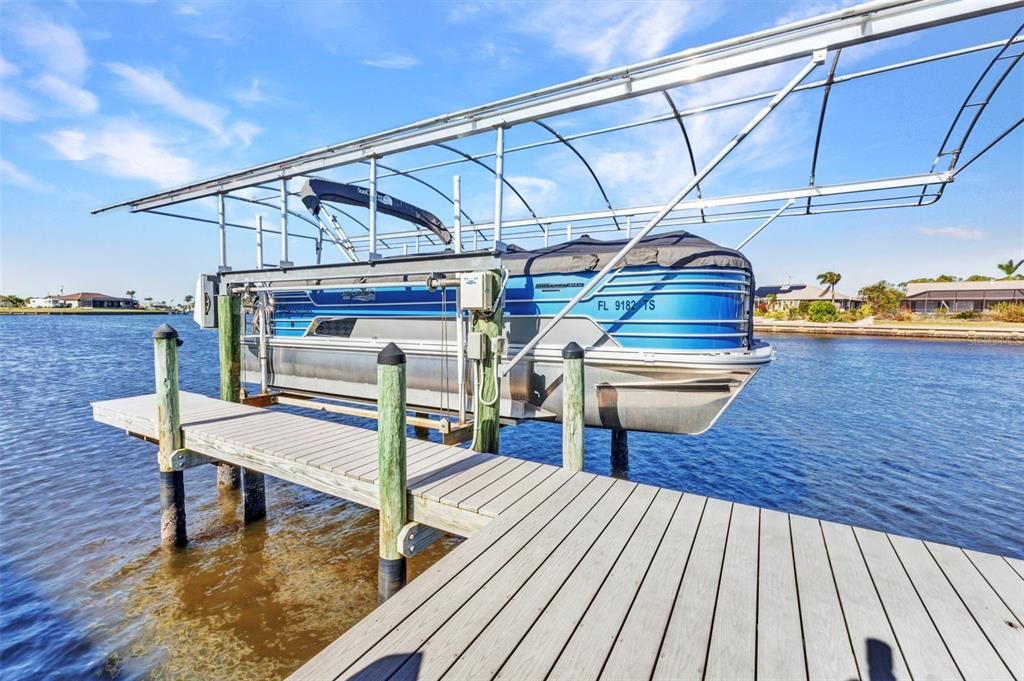 For Sale: $474,900 (3 beds, 2 baths, 1574 Square Feet)