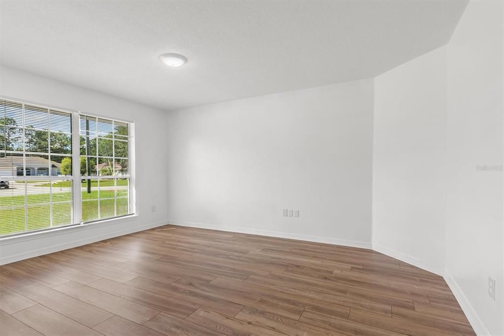 For Sale: $345,000 (4 beds, 2 baths, 2570 Square Feet)