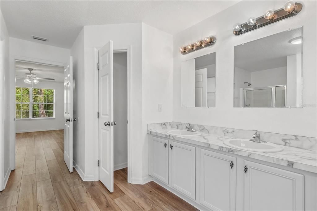 For Sale: $345,000 (4 beds, 2 baths, 2570 Square Feet)