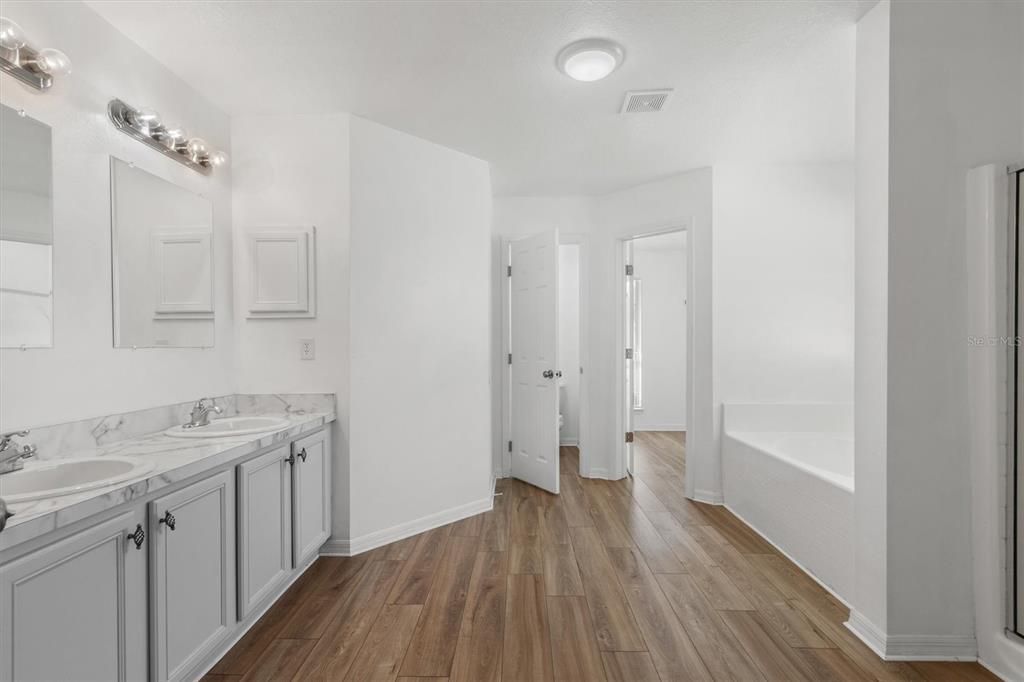 For Sale: $345,000 (4 beds, 2 baths, 2570 Square Feet)