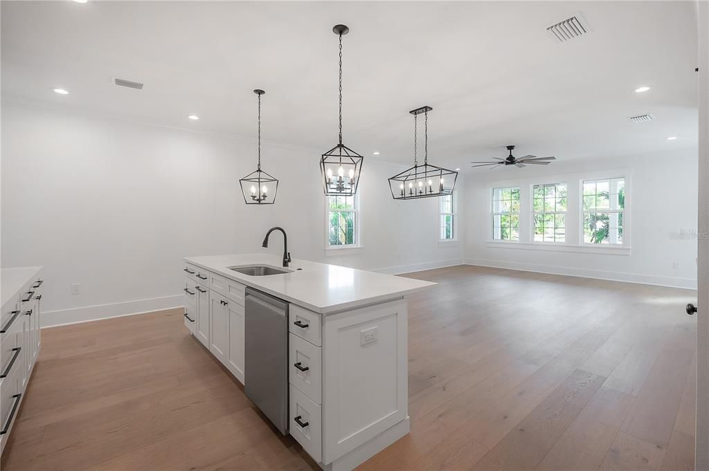 待售: $785,745 (4 贝兹, 3 浴室, 2485 平方英尺)