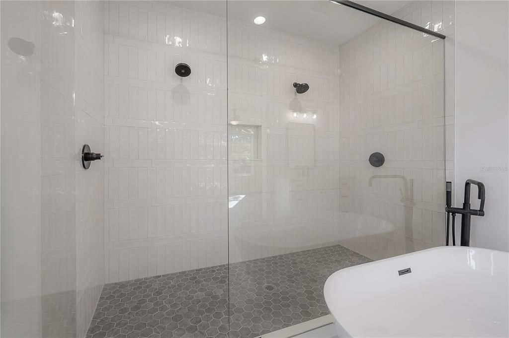 待售: $785,745 (4 贝兹, 3 浴室, 2485 平方英尺)